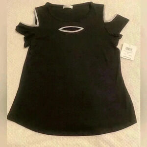 89th + Madison NWT black top with cold shoulders women’s size medium NWT